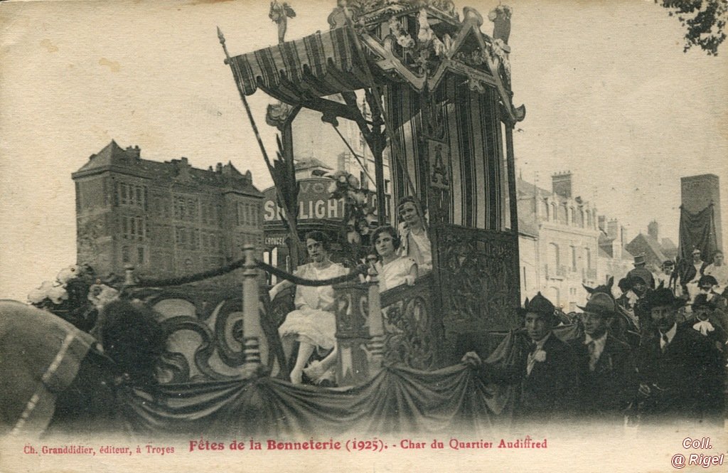 10-Troyes-Fetes-Bonneterie-1925-Char-Quartier-Audiffred.jpg