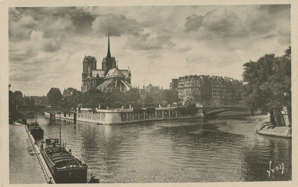 Z - YVON 88 NB - Paris - La Seine au Quai de la Tournelle.jpg