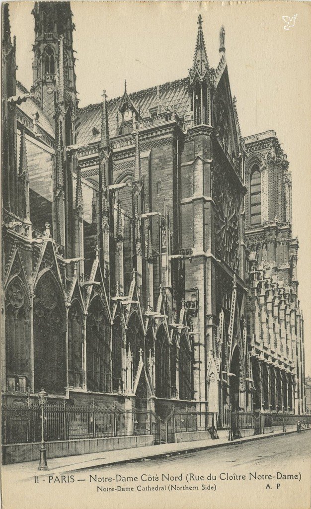 Z - 11 - Notre-Dame Côté Nord (Rue du Cloître Notre-Dame).jpg