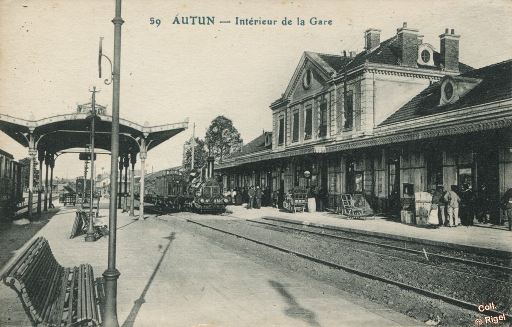 71-Autun-Interieur-de-la-Gare-59-Phototypie-Coqueugnot-et-Truchot-a-Autun.jpg