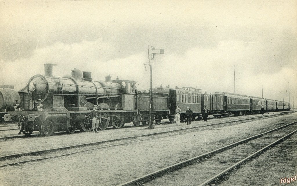 0-Réseau d'Orléans - Train spécial d'essais Paris-Bordeaux _1909- en gare de Saint-Pierre-des-Corps-Machine Compound série 4001-4084-32 HMP.jpg