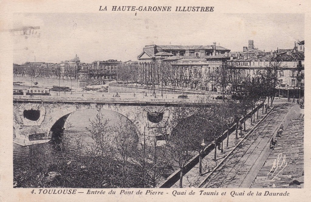 Toulouse - Entrée du Pont de Pierre.jpg