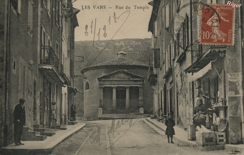 07-Les Vans - Rue du Temple.jpg