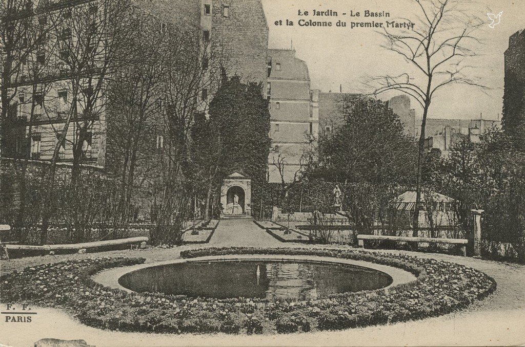 Z - Le jardin - Le Bassin et la colonne du Premier Martyr (Eglise St-Joseph des Carmes).jpg