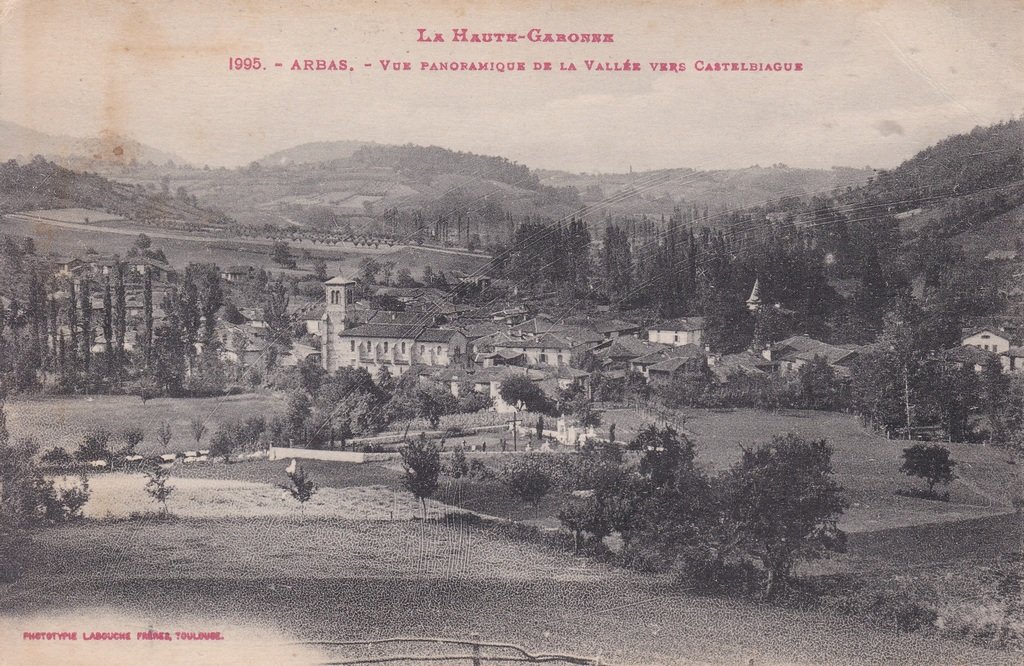 Arbas - Vue panoramique de la Vallée vers Castelbiague.jpg