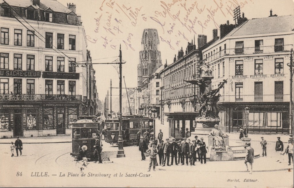 Lille - La Place de Strasbourg et le Sacré-Coeur.jpg