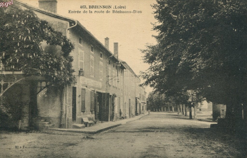 42-Briennon - Entrée Route Bénissons-Dieu - 463 Mlle Themasson.jpg