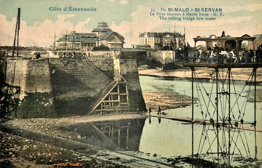 Saint-Malo - Le Pont roulant à marée basse.jpg