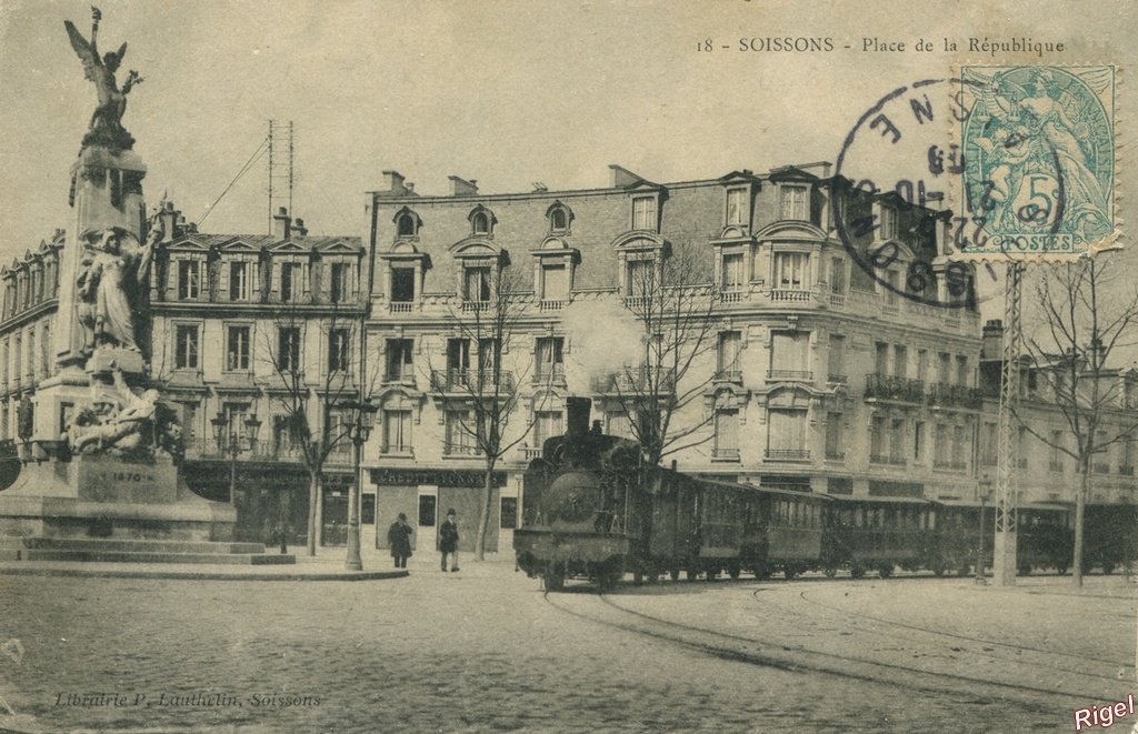 02-Soissons - Place de la République - Tramway du CBR - 18 Librairie P Lauthelin.jpg