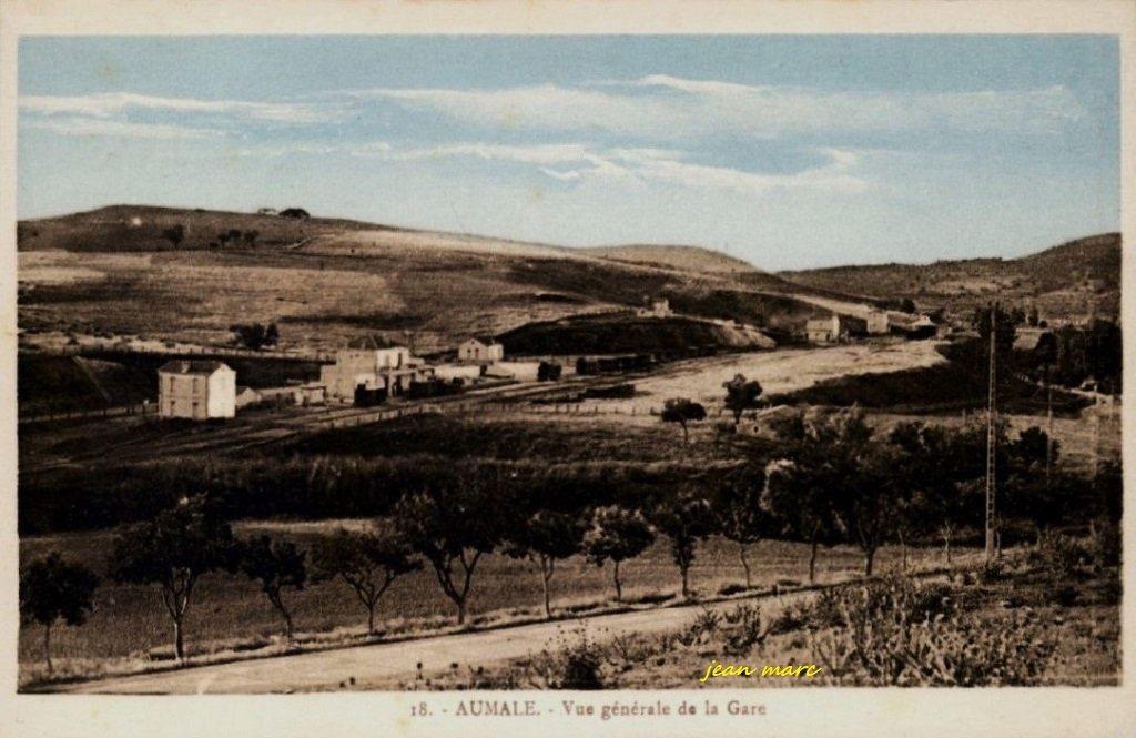 Aumale - Vue Générale de la Gare (phototypie Etablisst Photo-Albert, Alger).jpg