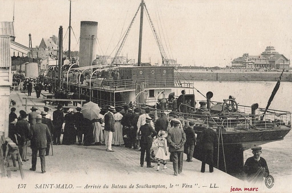 Saint-Malo - Arrivée du bateau de Southampton, le Véra.jpg