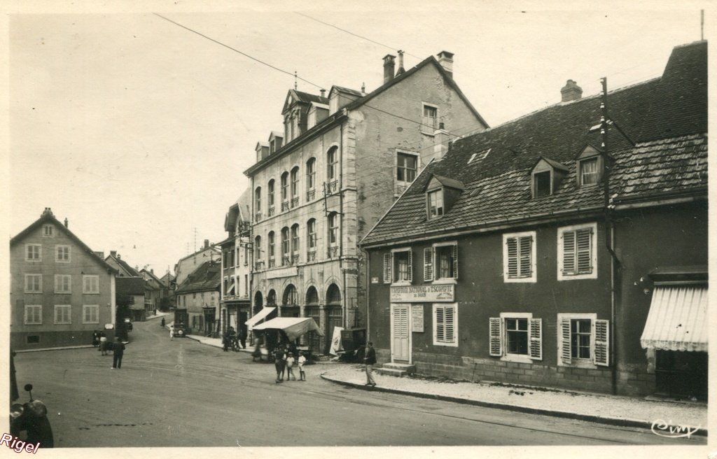 90-Beaucourt _Territoire de Belfort_ Place de la République - CIM.jpg