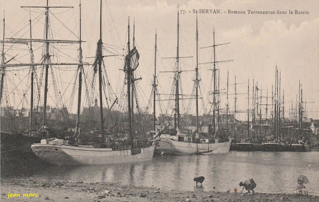 Saint-Servan - Bateaux Terreneuvas dans le Bassin.jpg