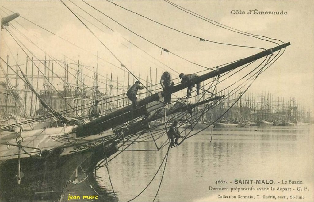 Saint-Malo - Le Bassin - Derniers préparatifs avant le départ.jpg