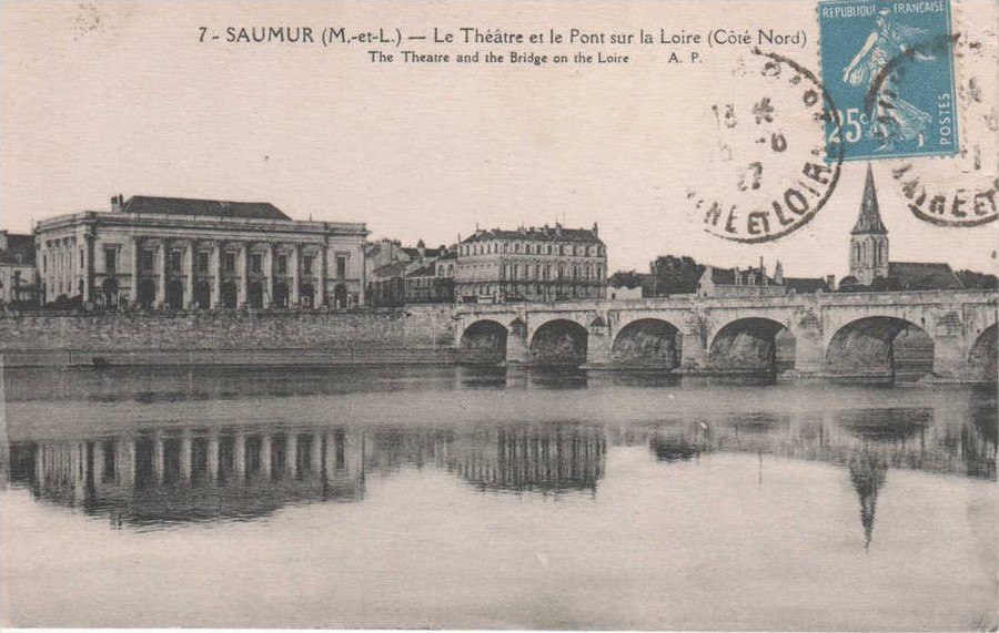 Saumur-Pont Cessart et théatre.jpg