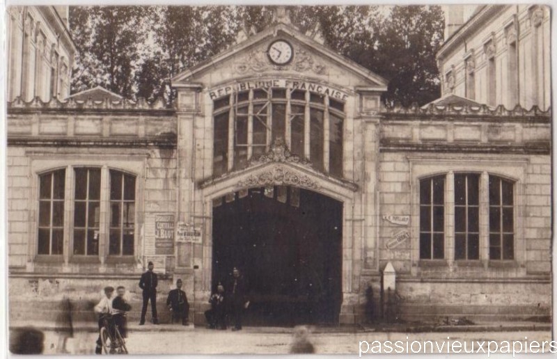 86 Chatellerault Batiment entree [F].JPG