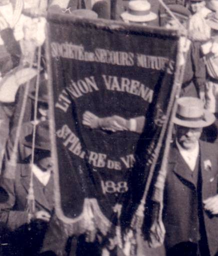 71 Defile place de l eglise detail.JPG