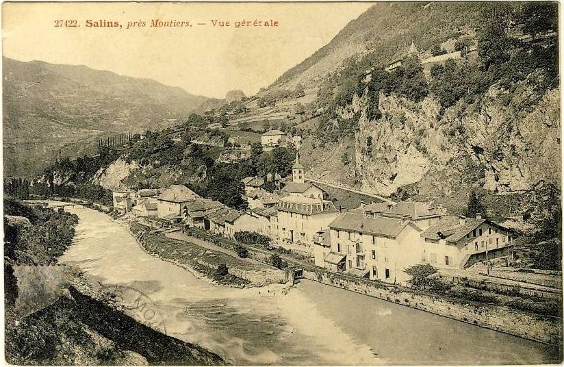 73 Salins les Thermes vue generale.jpg