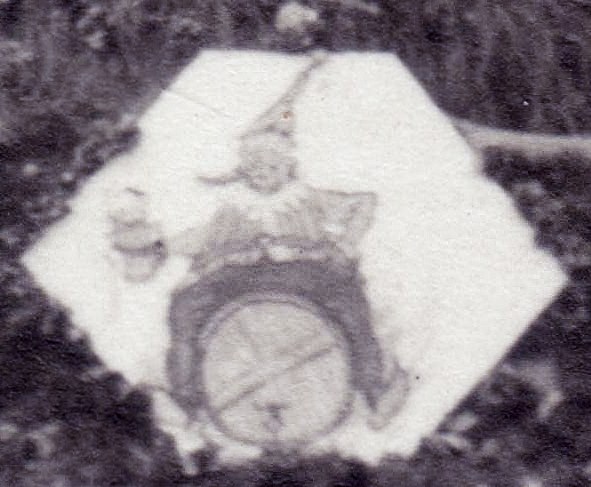 Village arc Baron detail2.JPG