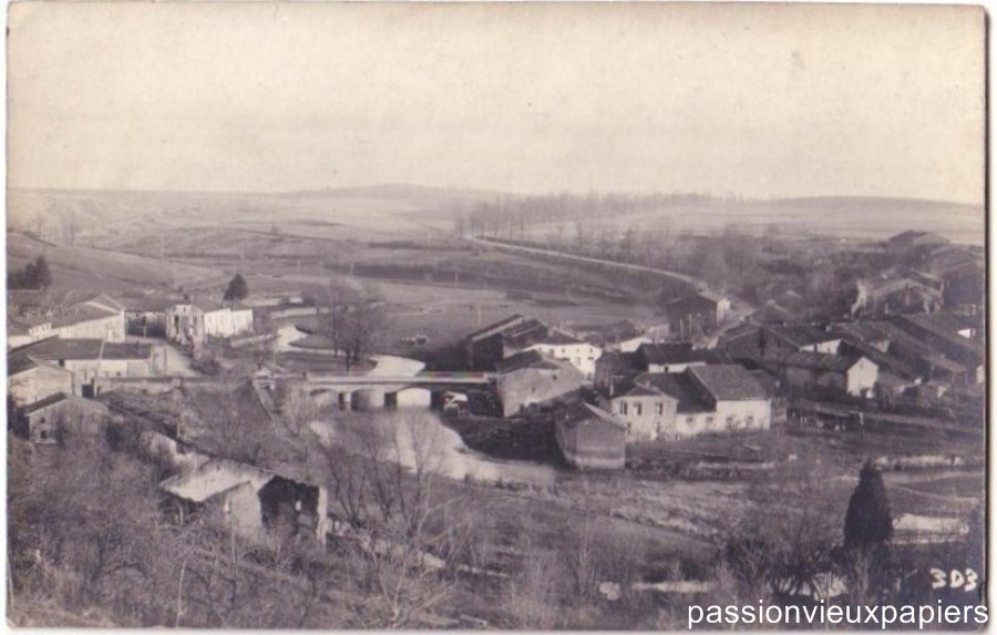 Village vue a gauche [F].JPG