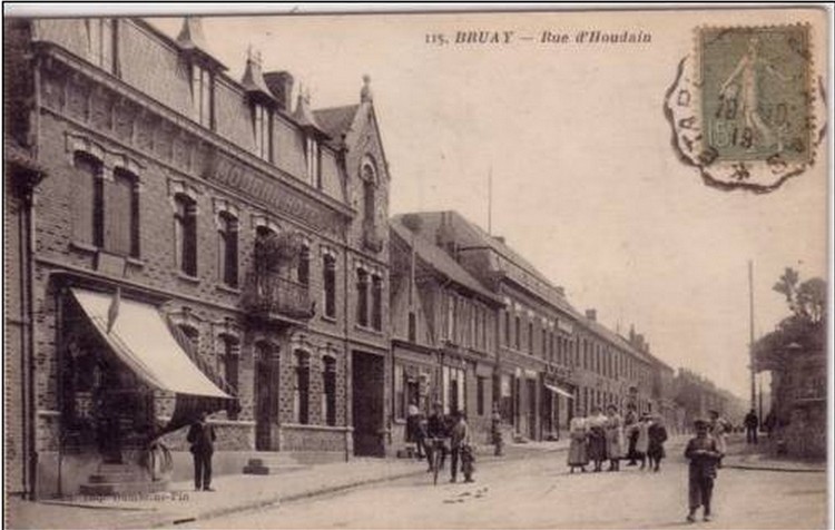 modern hotel Bruay.jpg