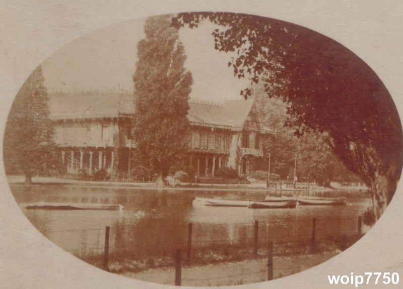 Batisse riviere gros plan d.JPG