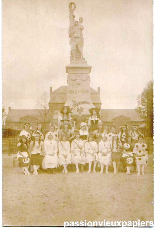 Hotel de Ville Monument morts [800].JPG