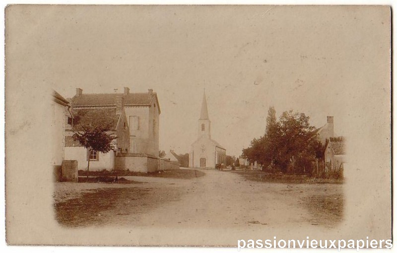 Village eglise rue [800].JPG
