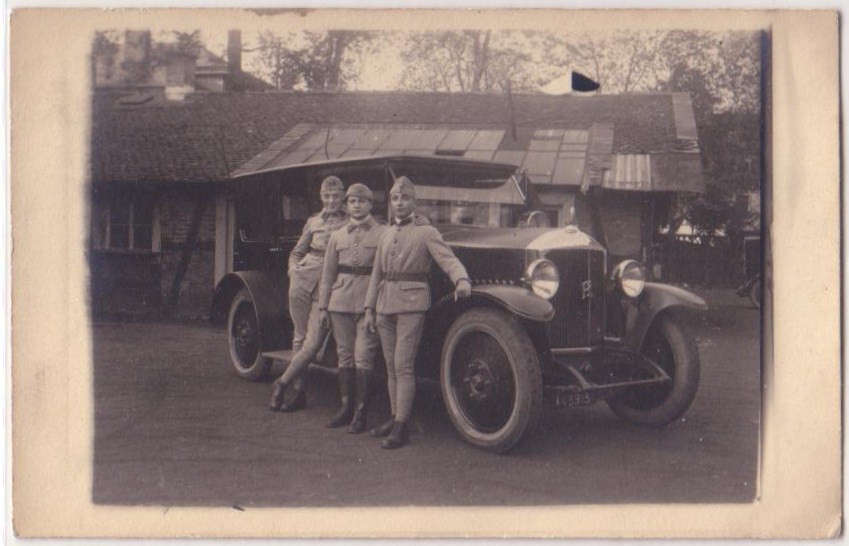 RS Automobile soldats.JPG