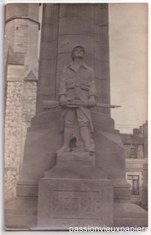 Monument aux morts [F].JPG