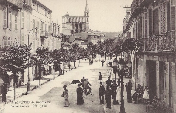 carte-postale-ancienne-BAGNERES-de-BIGORRE