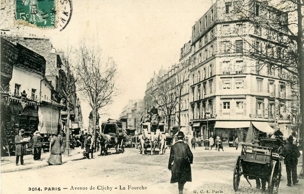Paris  Avenue de Clichy  CPArama.com
