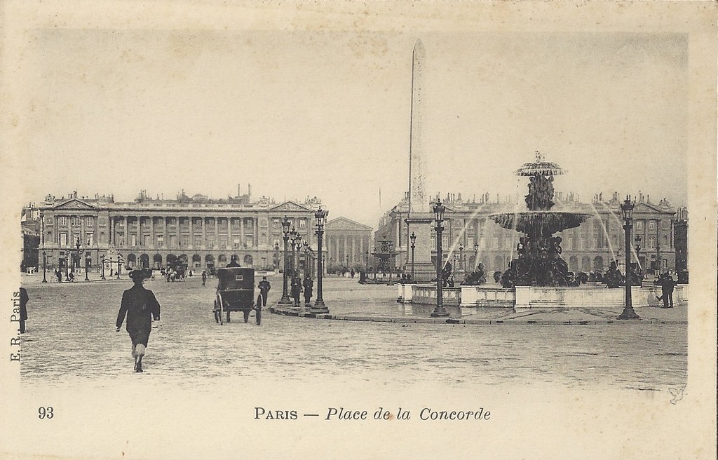 CPA PARIS PLACE DE LA CONCORDE 