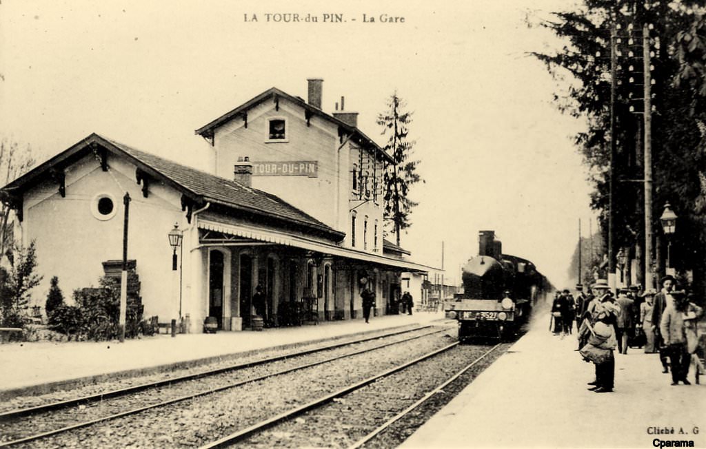 bus t10 la tour du pin