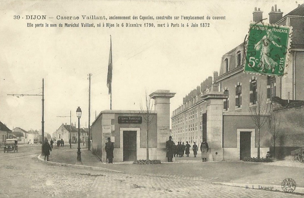 Dijon - Les Casernes - La vie militaire : Dijon | Cartes Postales ...