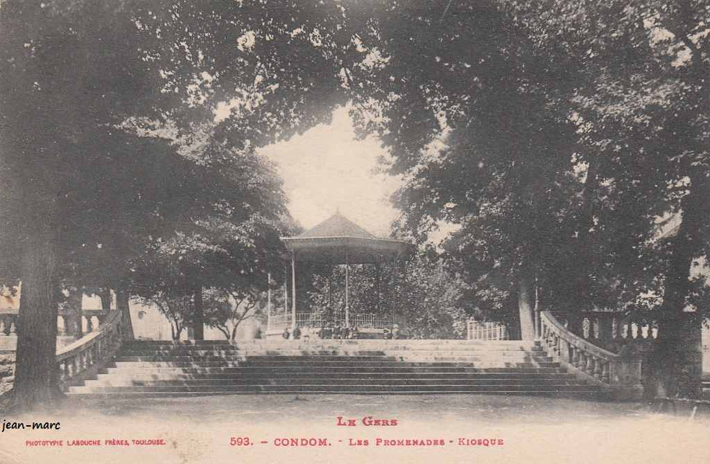 Contrexéville : un arbre tombe sur les courts de tennis