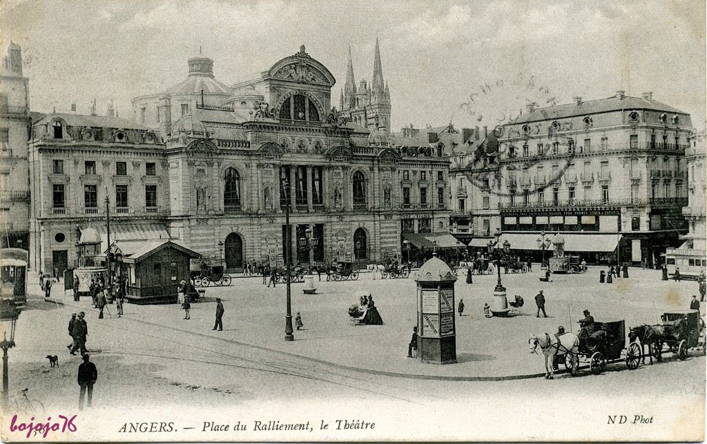 Le Théâtre et le Grand Hôtel Place du Ralliement CPA ANGERS 49 