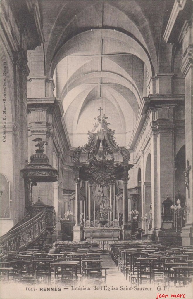 Rennes - Intérieur de l'Église Saint-Sauveur.jpg