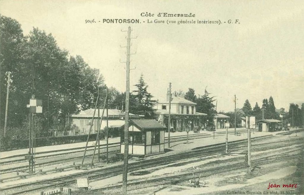 Pontorson – La Gare (vue générale intérieure).jpg