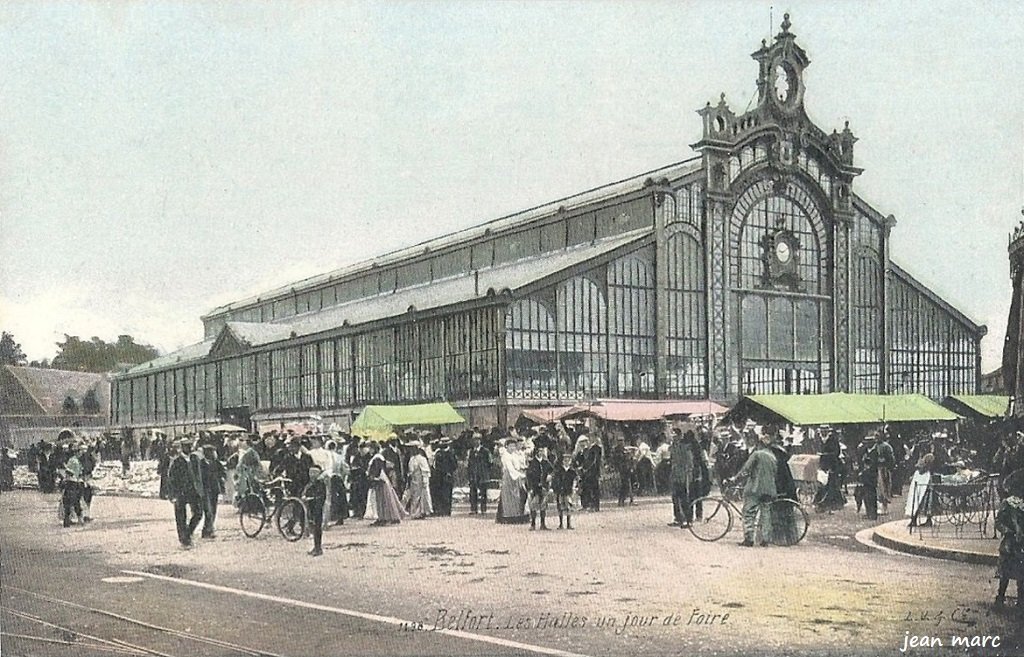 Belfort - Les Halles un jour de Foire.jpg