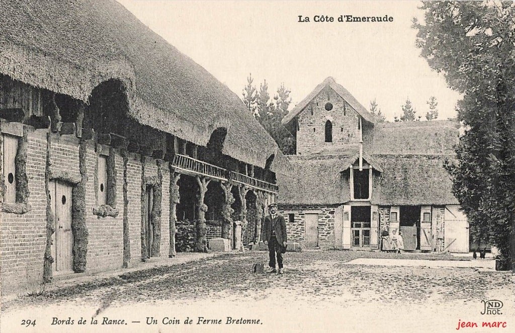 Un Coin de ferme bretonne.jpg