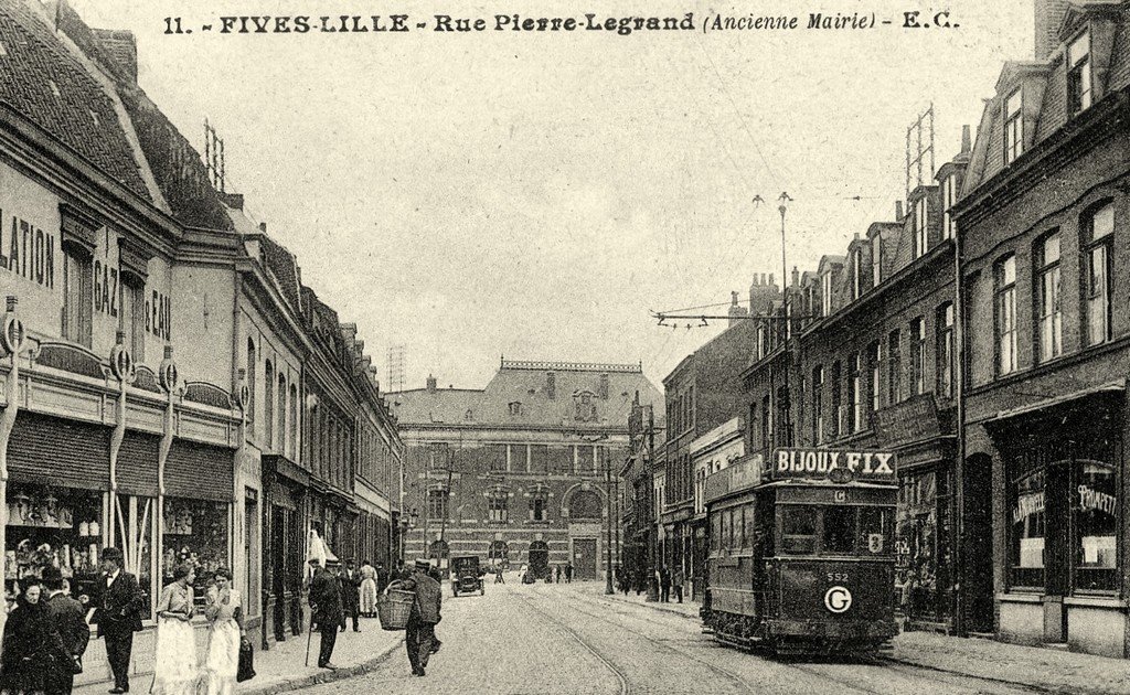 Fives-Lille (11) tram.jpg