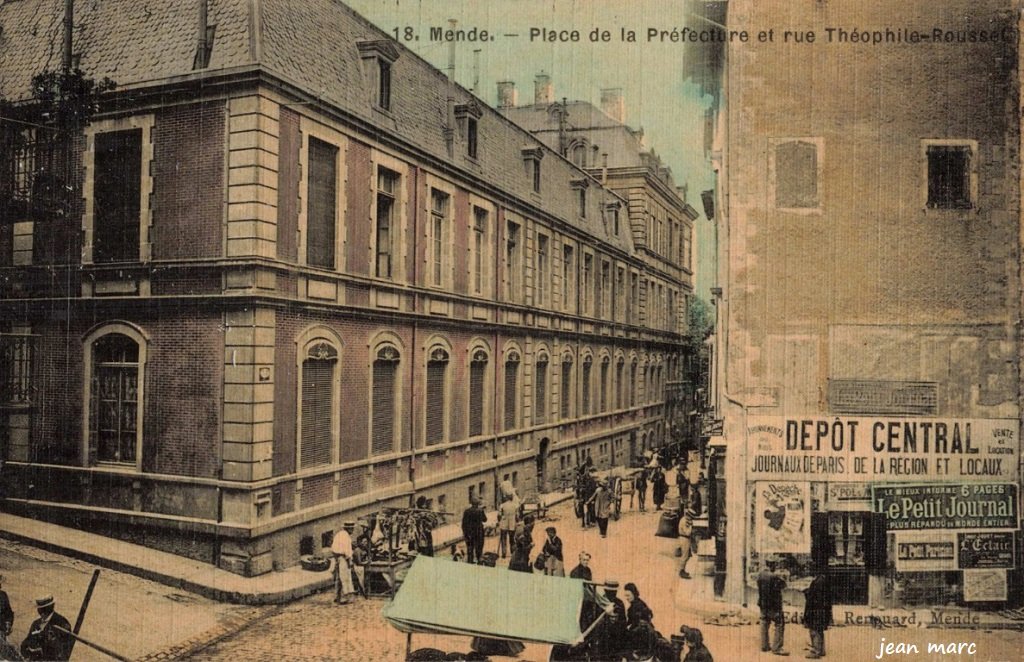 Mende - Place de la Préfecture et rue Théophile Roussel.jpg