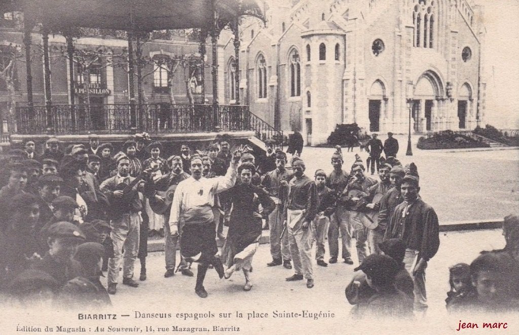 Biarritz - Danseurs espagnols sur la Place Sainte-Eugénie.jpg