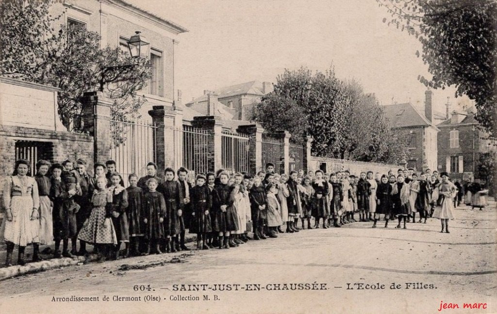Saint-Just-en-Chaussée - L'École de filles.jpg