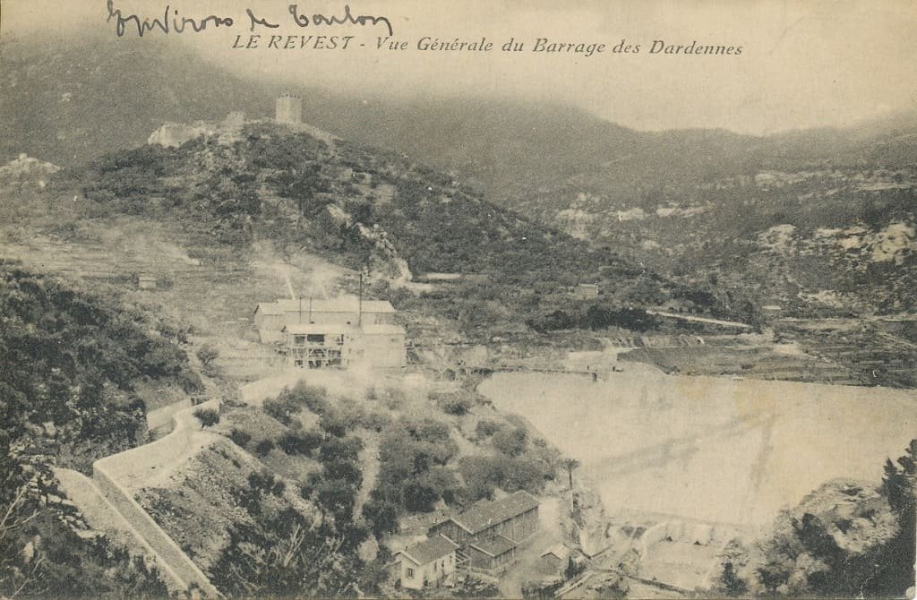 Le Revest X vue-barrage.jpg