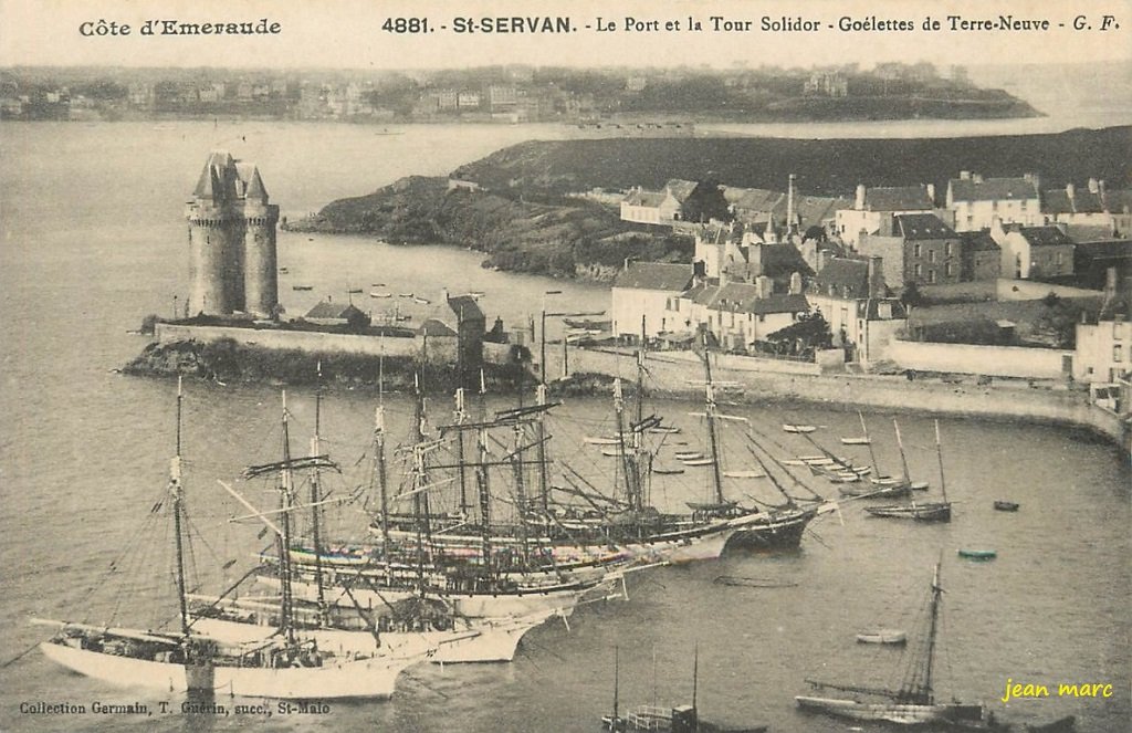 Saint-Servan - Le Port et la Tour Solidor - Goëlettes de Terre-Neuve.jpg