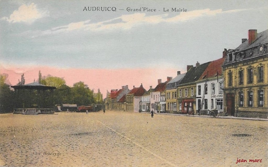 Audruicq - Grand'Place - La Mairie.jpg