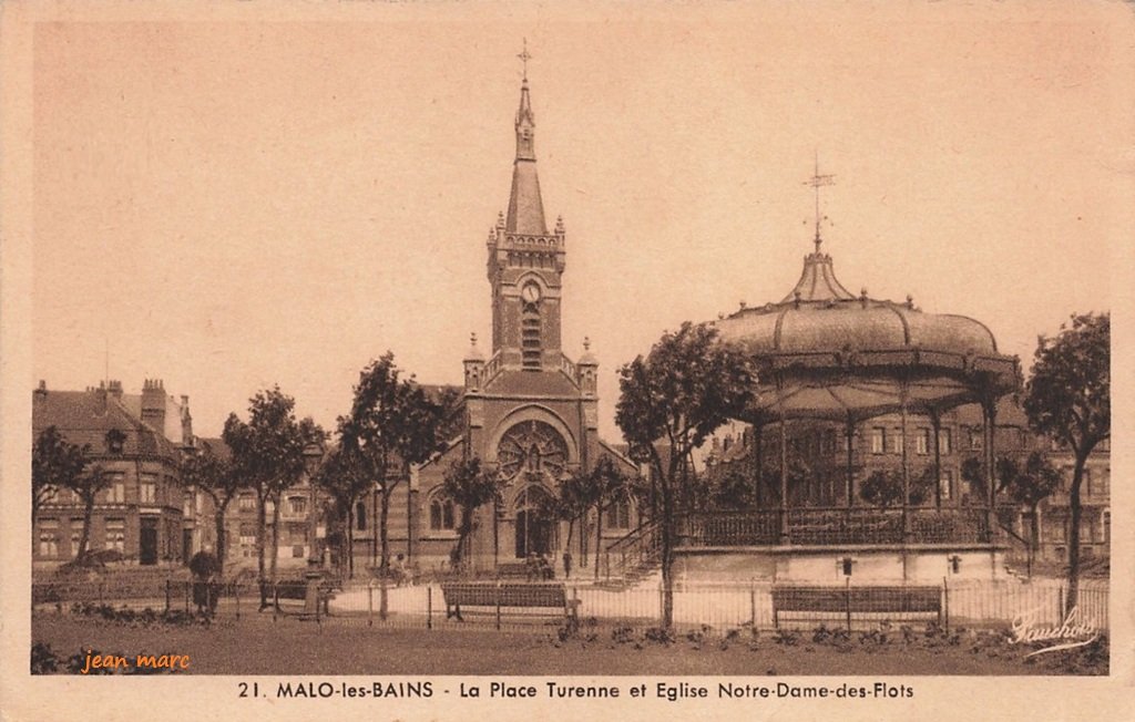 Malo-les-Bains - La Place Turenne et Eglise ND des Flots.jpg