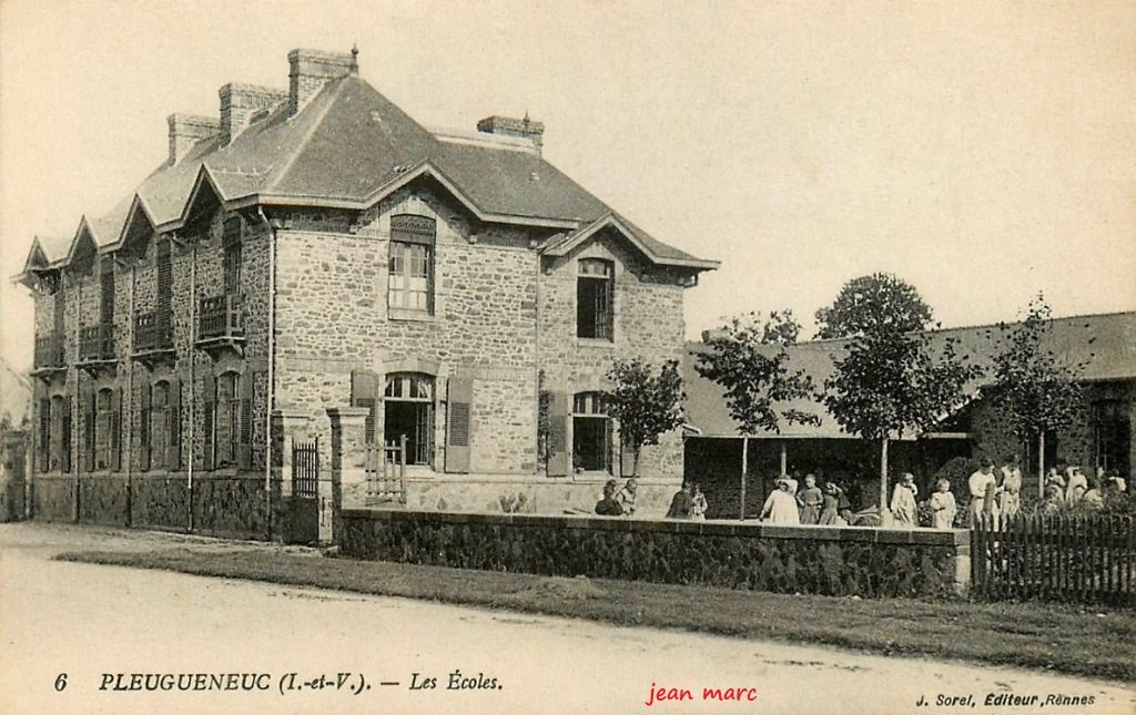 Pleugueneuc - Les Écoles.jpg